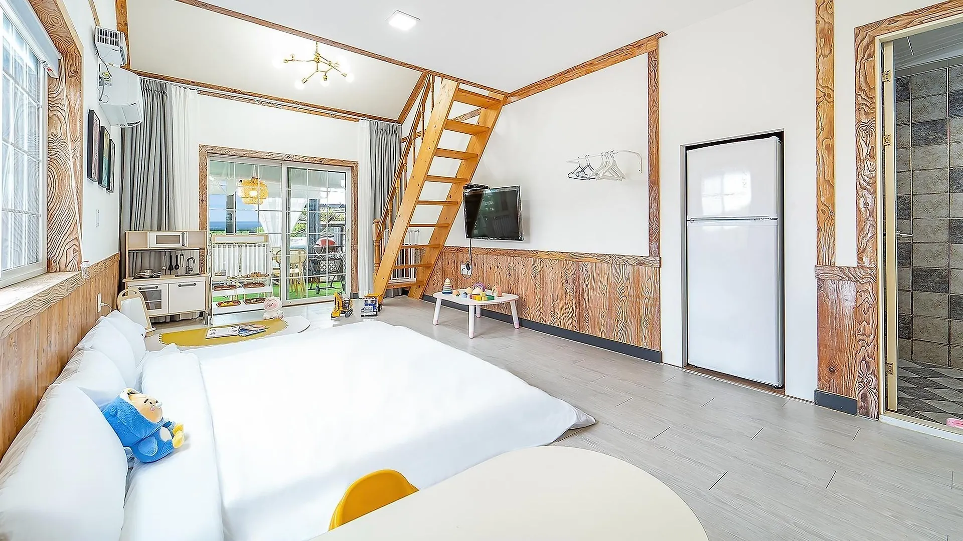 Ganghwa Sandelbada Kids Gajok Pension 인천 3*,  대한민국