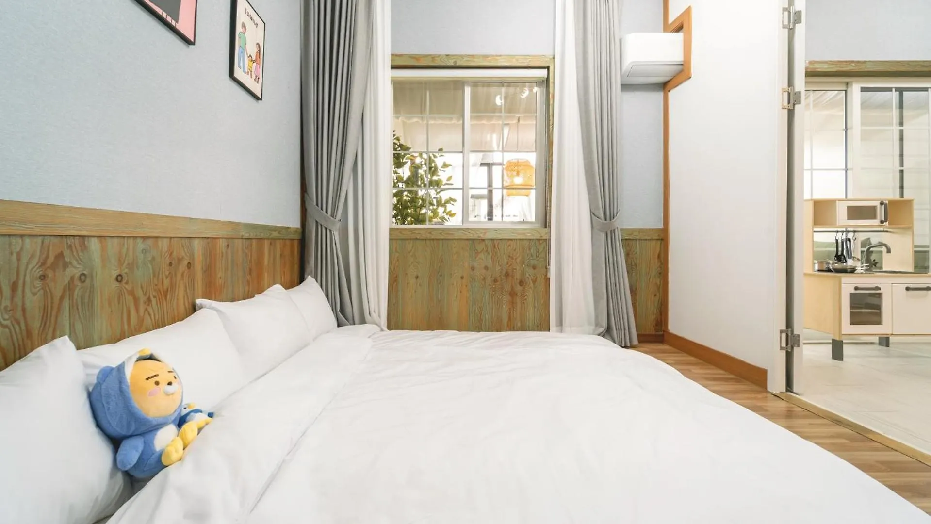 Ganghwa Sandelbada Kids Gajok Pension Incheon South Korea